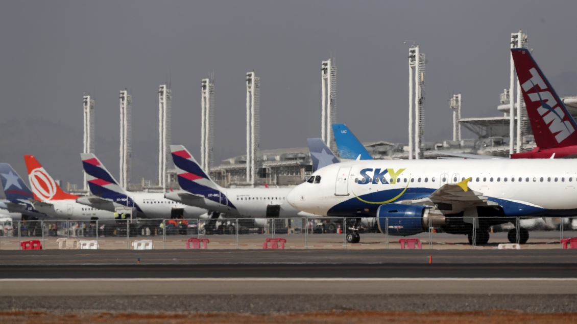 Gobierno bajará las tasas de embarque para los vuelos nacionales e internacionales