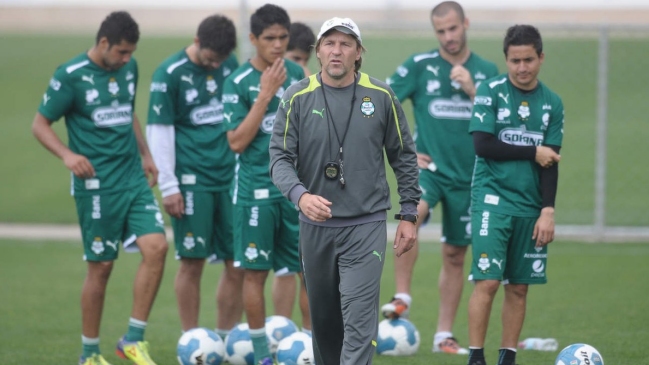 Héctor Adomaitis se convirtió en el nuevo DT de Melipilla