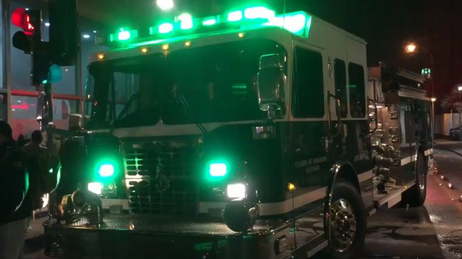 Emanación de humo provocó evacuación en pleno centro de Santiago