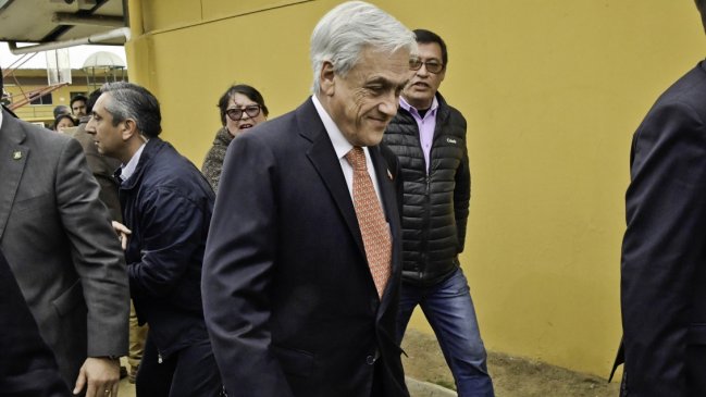 Gobierno defendió viaje de Piñera a Quintero: El Presidente fue a un lugar del país que está sufriendo
