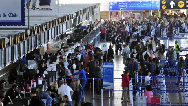 Aerolíneas garantizaron que bajará costo total de viajes