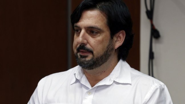 Estadounidense que reclama la mitad de Facebook estudia pedir asilo en Ecuador