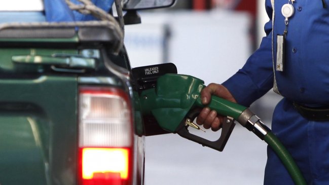 Este jueves suben precios de las bencinas