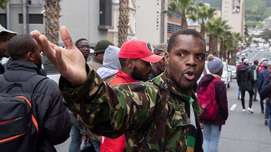 Ola de saqueos contra tiendas de extranjeros deja tres muertos en Sudáfrica