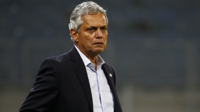Reinaldo Rueda entrega la nómina de la selección chilena para la gira por Asia
