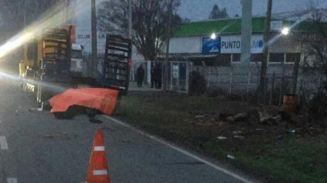 Motociclista murió tras chocar con camión mal estacionado en la ruta