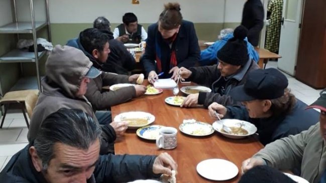Chillán: Operativo ayuda a personas en situación de calle a cobrar la compensación del confort