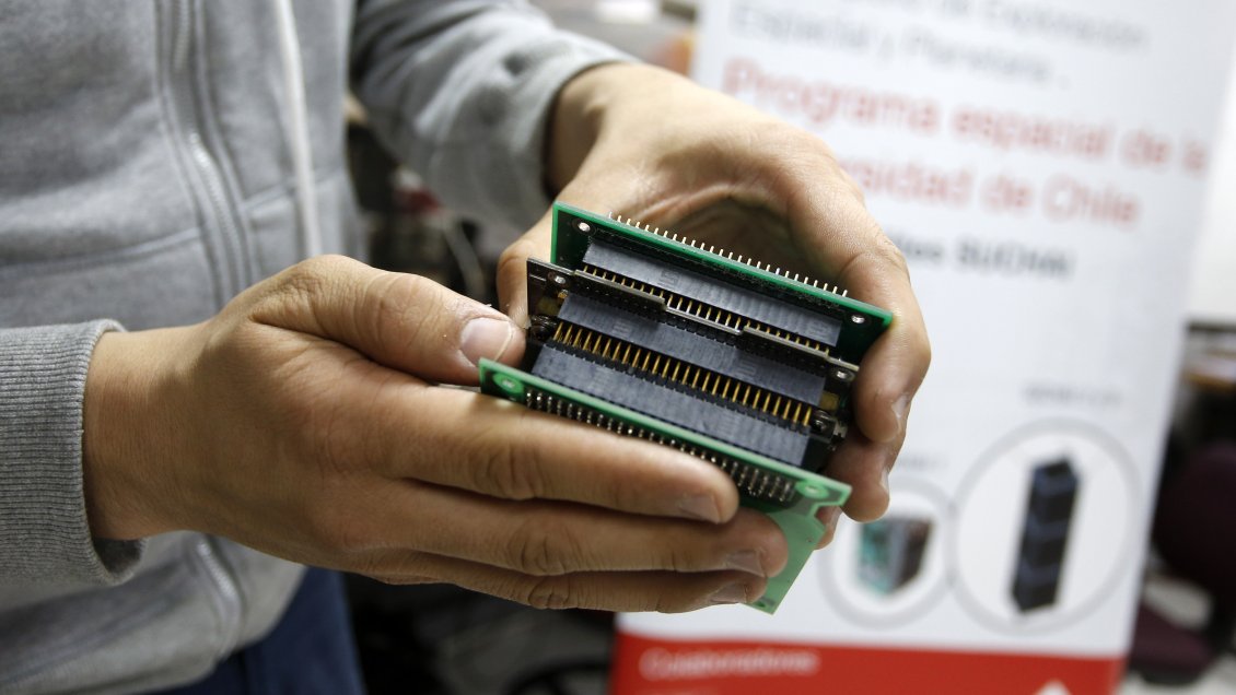 Congreso analizó lanzamiento de nanosatélites para observación espacial