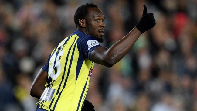  Usain Bolt hizo su debut oficial como futbolista profesional  