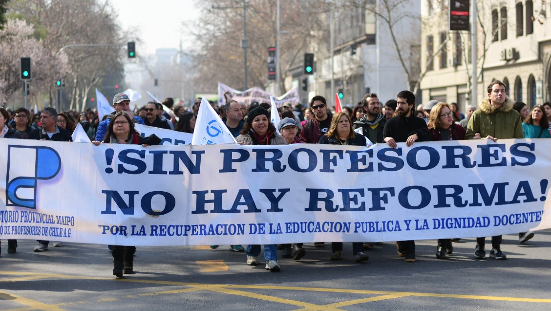 Mineduc comprometió propuesta para septiembre a profesores