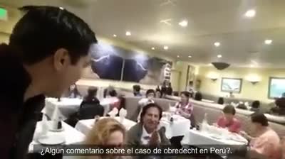   Chileno encontró al ex presidente Alejandro Toledo y lo hizo vivir un incómodo momento 