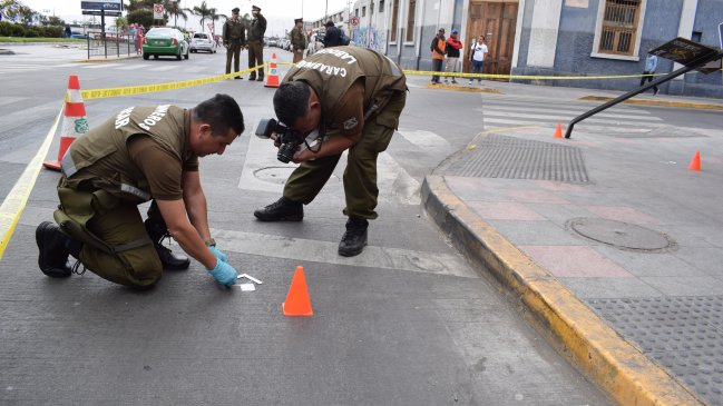 Arica: Decretan prisión preventiva para joven que intentó atropellar a dos carabineros en pleno centro