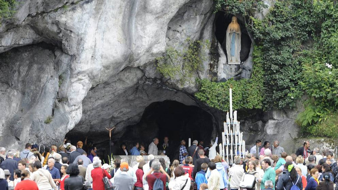 Artista fue denunciada por desnudarse en el Santuario de Lourdes en Francia