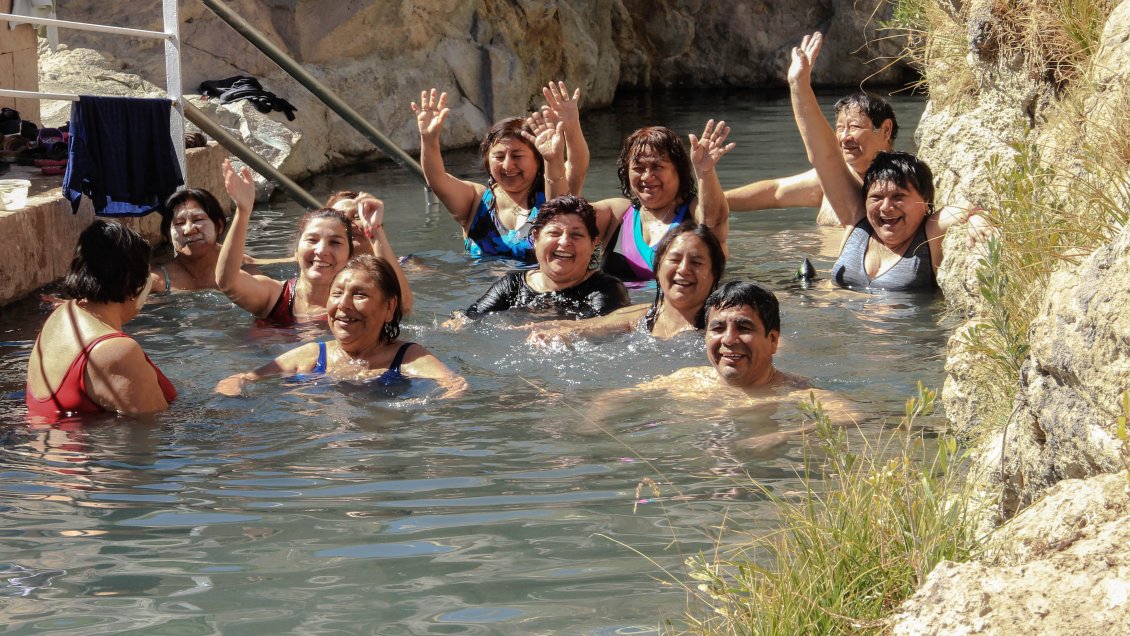 Tarapacá: Buscan potenciar turismo termal y vivencial en Macaya