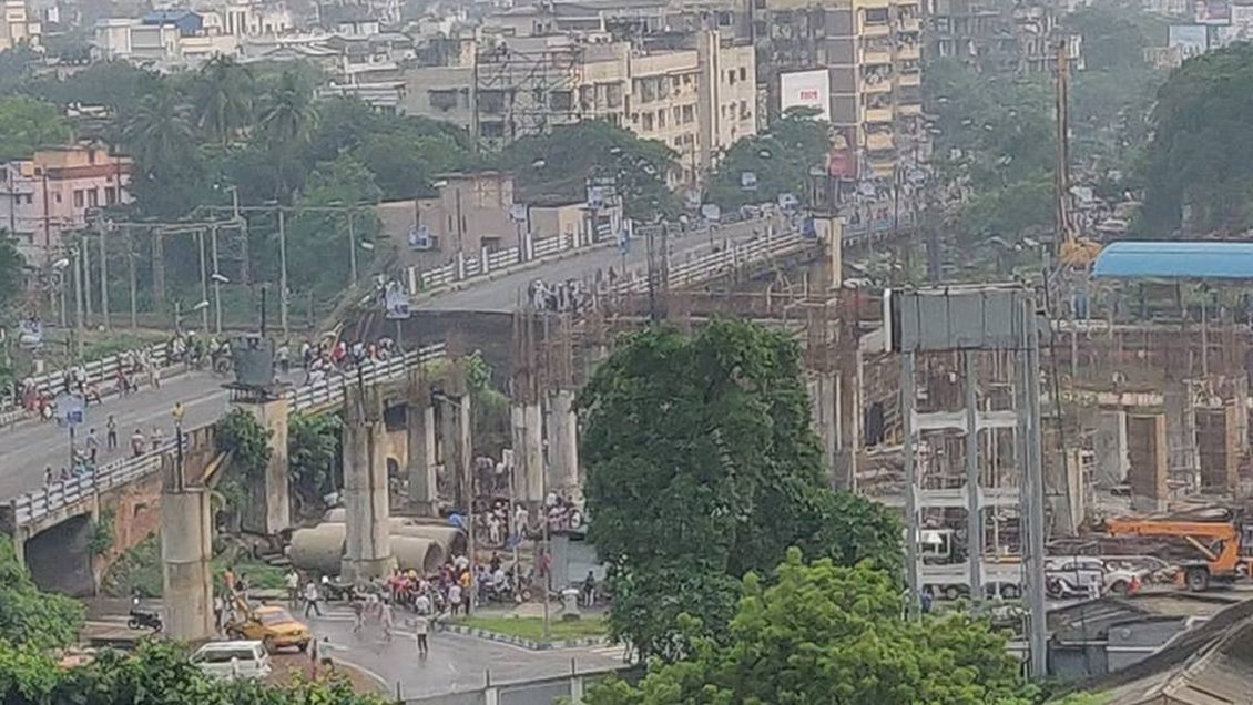 India: Se desplomó puente en Calcuta