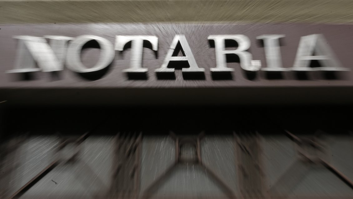 Ministro de Justicia llamó a notarios a apoyar modernización del sistema