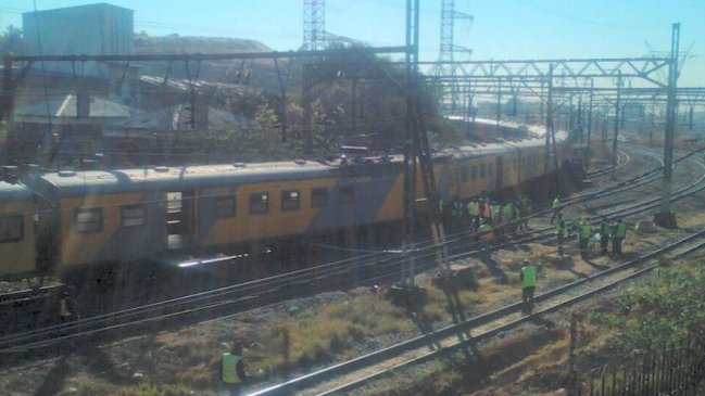Colisión de trenes dejó un centenar de heridos en Sudáfrica