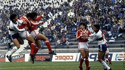   Claudio Borghi anotó hace 30 años el primer gol en San Carlos de Apoquindo 