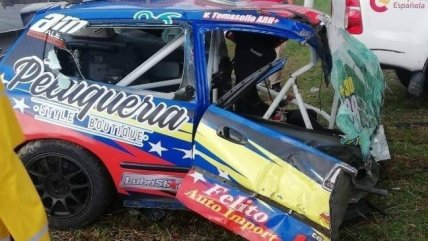   El soprendente accidente de una piloto venezolana en competencia automovilística dominicana 