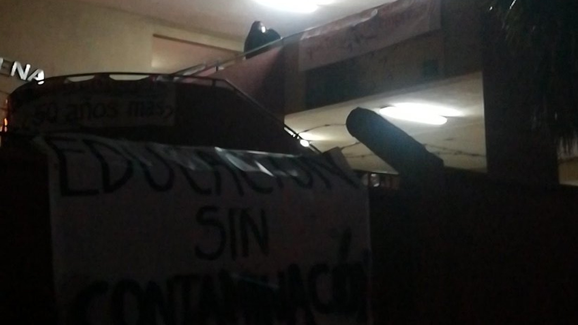 Estudiantes se tomaron colegio de Quintero ante nueva emergencia ambiental