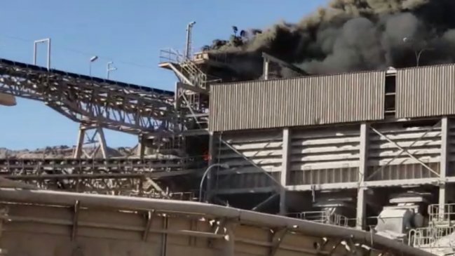 Incendio obliga a evacuar personal de faena minera Mantos Copper de Antofagasta