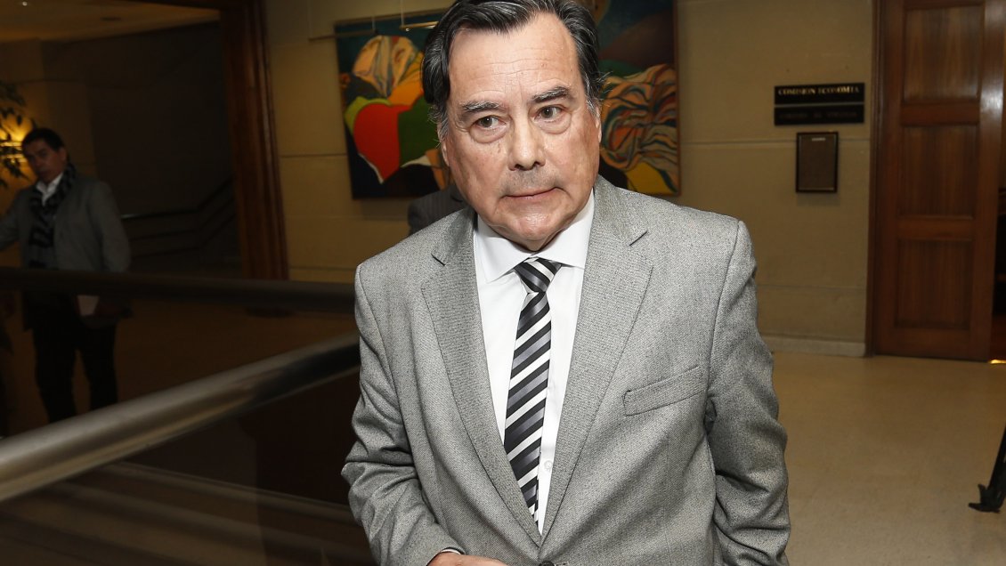 Osvaldo Urrutia buscará citar nuevamente a Pamela Jiles a la comisión de Ética