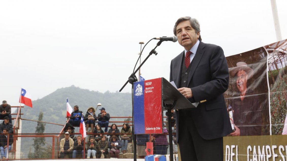 El chiste del director del Indap sobre el agua que cayó mal en Olmué