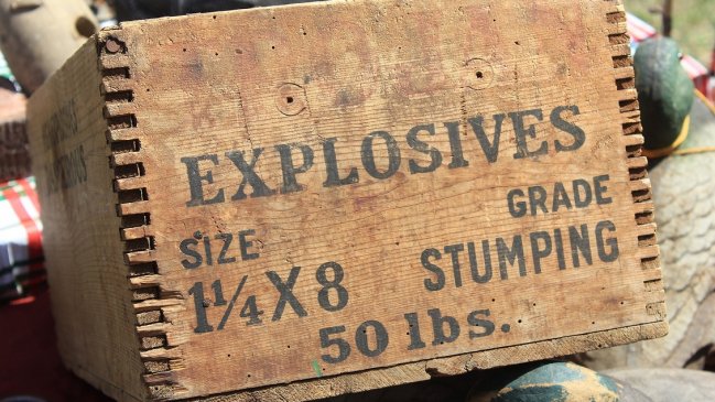 Mujer resultó herida tras confundir dinamita con una vela