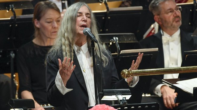 Patti Smith califica de terrible política de Trump hacia infancia migrante