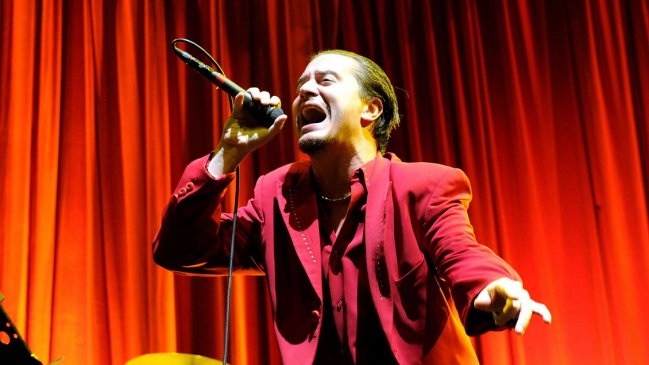 Mike Patton canceló concierto de Mondo Cane en Chile debido a problemas de salud