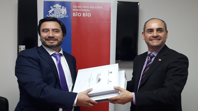 Biobío: Seremi al que le pidieron la renuncia llegó a trabajar y acusó a Claudio Eguiluz