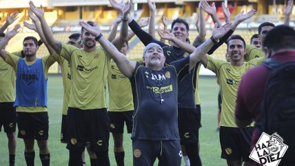   Locura total en el primer entrenamiento de Maradona en Dorados de Sinaloa 