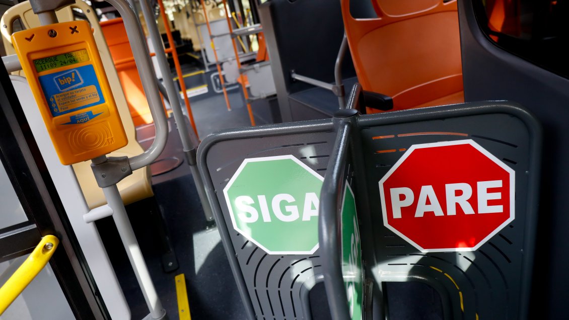 Nuevo Transantiago eliminará torniquetes mariposa de buses