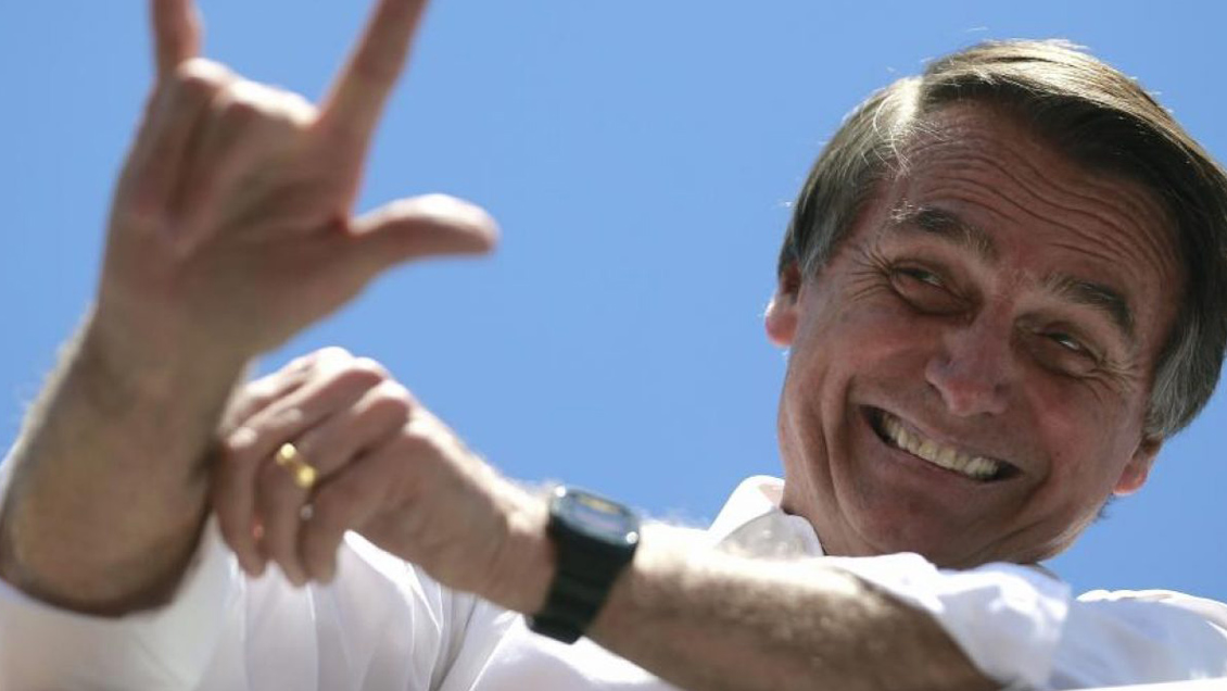 Brasil: Ultraderechista Bolsonaro refuerza su favoritismo tras ser acuchillado