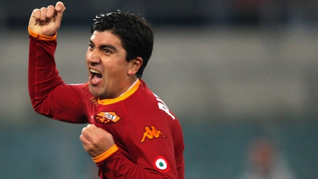 AS Roma saludó a David Pizarro por su cumpleaños 39