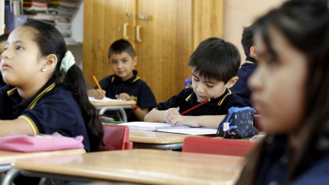  Básica: Niños pasan 67 días más en clases que promedio OCDE  