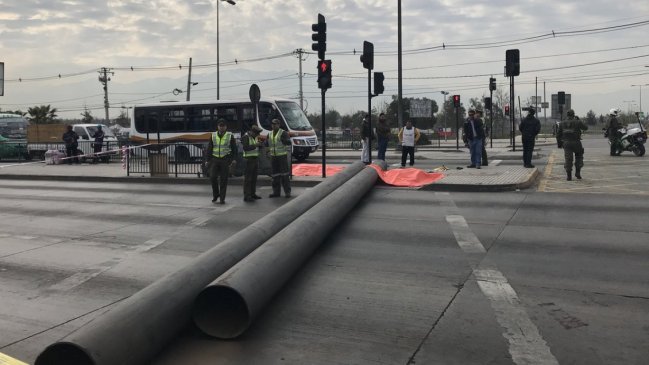 Camión dejó caer su carga en Cerrillos: Dos fallecidos
