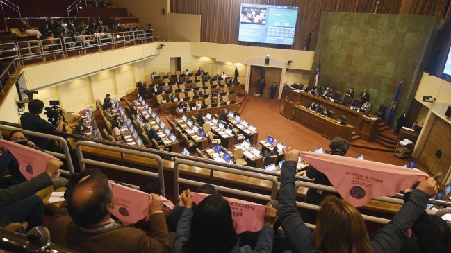 Norma reglamentaria abre la puerta a incorporar adolescentes a ley de identidad de género