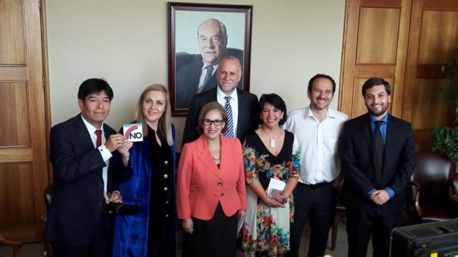 Oposición convocó acto 