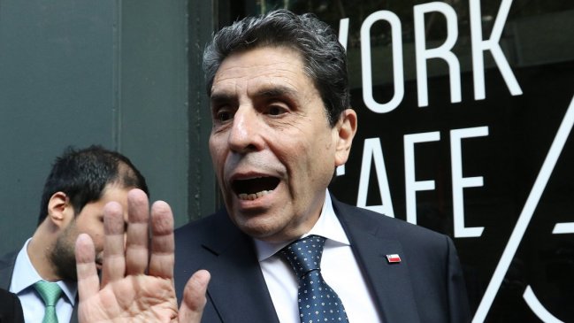 A Mauricio Rojas aún no le pagan sus cuatro días como ministro