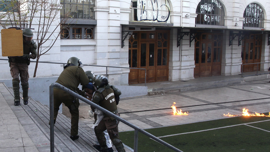Formalizaron a los dos detenidos por incidentes en Liceo de Aplicación