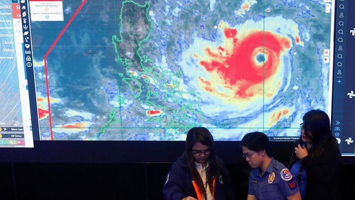 Tifón Mangkhut tocó tierra en Filipinas con vientos de hasta 285 kilómetros por hora