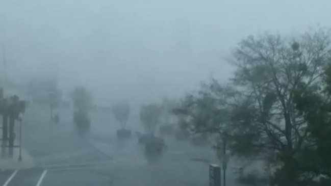 Huracán Florence toca tierra en Carolina del Norte donde ya se sufren sus efectos