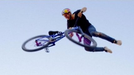   Polaco Dawid Godziek logró el primer cuádruple giro en una bicicleta de montaña 