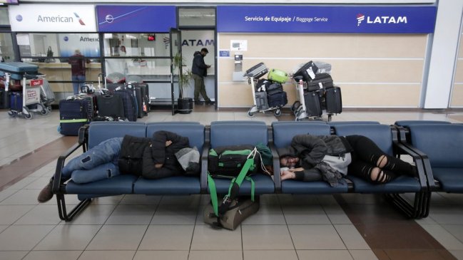 Proyecto de ley busca castigar la cancelación de vuelos no avisados con tiempo