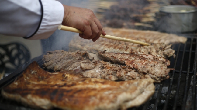Lluvia no afecta el ánimo de los valdivianos en las celebraciones dieciocheras