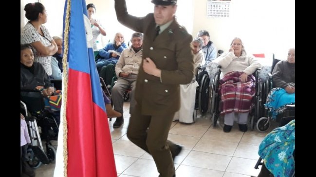 Fiestas Patrias: Escuela de Formación de Carabineros celebró en hogar de ancianos de Ovalle