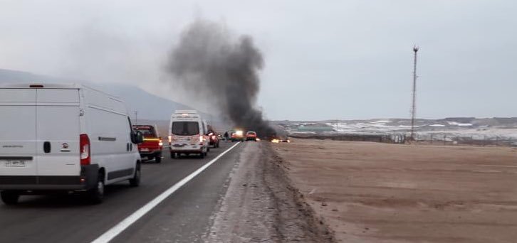 Manifestantes instalaron barricadas y cortaron la ruta que une Iquique con Tocopilla