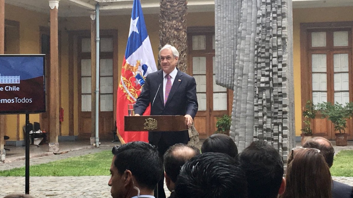 Presidente Piñera firmó proyecto para expulsión inmediata de escolares que cometan actos violentos