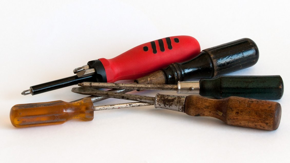 Absuelven a hombre que fue condenado por poseer cuatro destornilladores